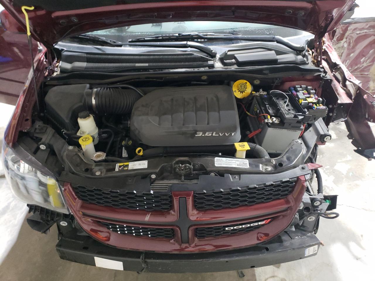 2017 Dodge Caravan - Image 13