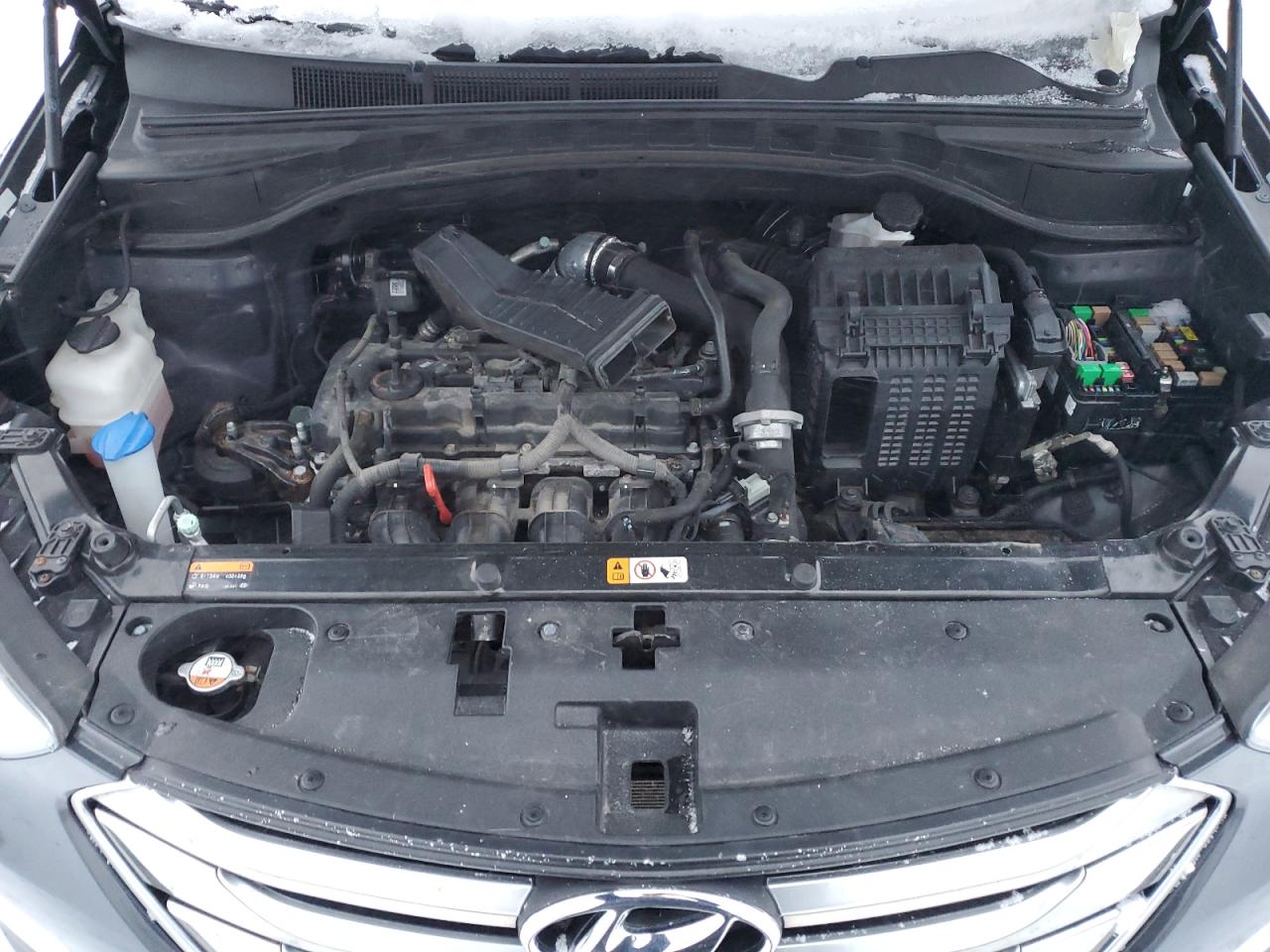 2016 Hyundai Santa Fe - Image 11