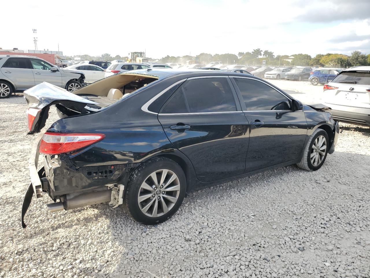 2016 Toyota Camry - Image 3