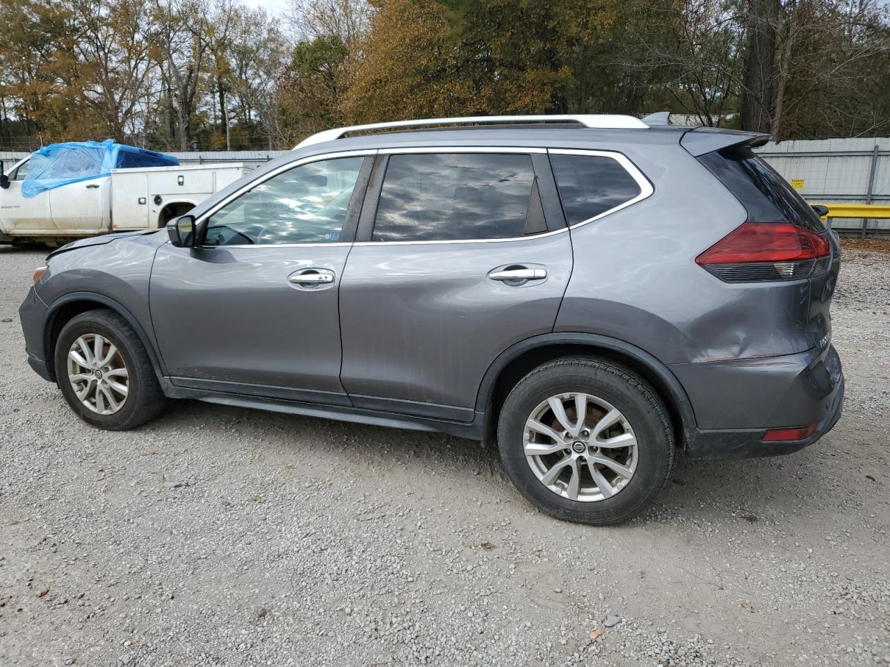 2019 Nissan Rogue - Image 2