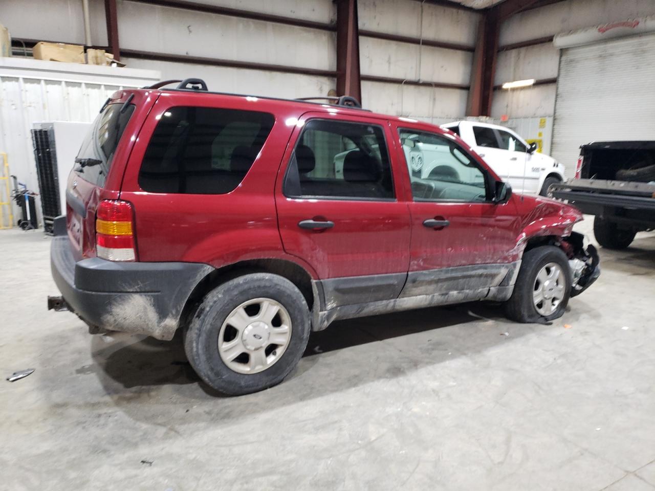 2004 Ford Escape - Image 3