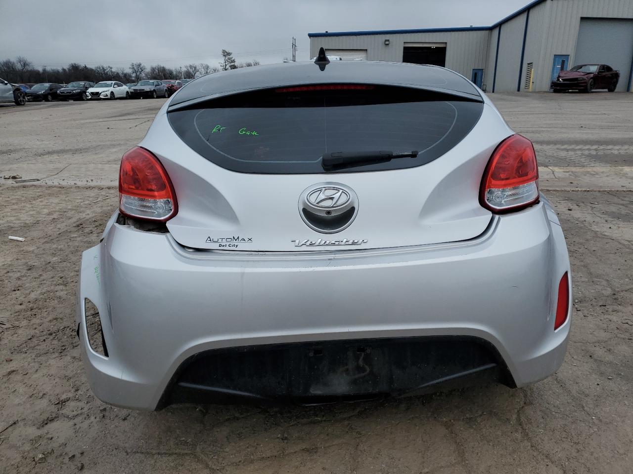 2017 Hyundai Veloster - Image 6