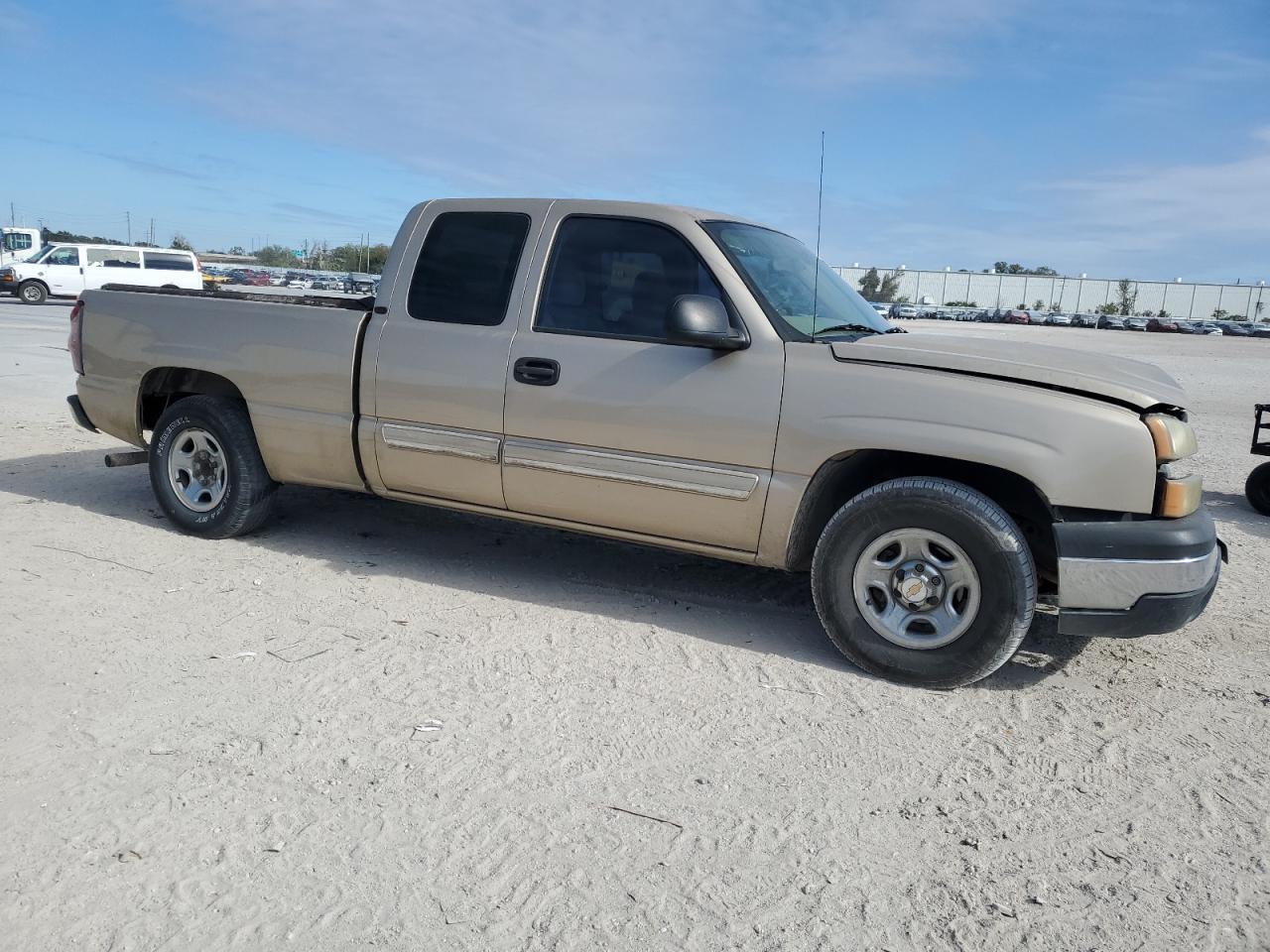 2004 Chevrolet Silverado - Image 4