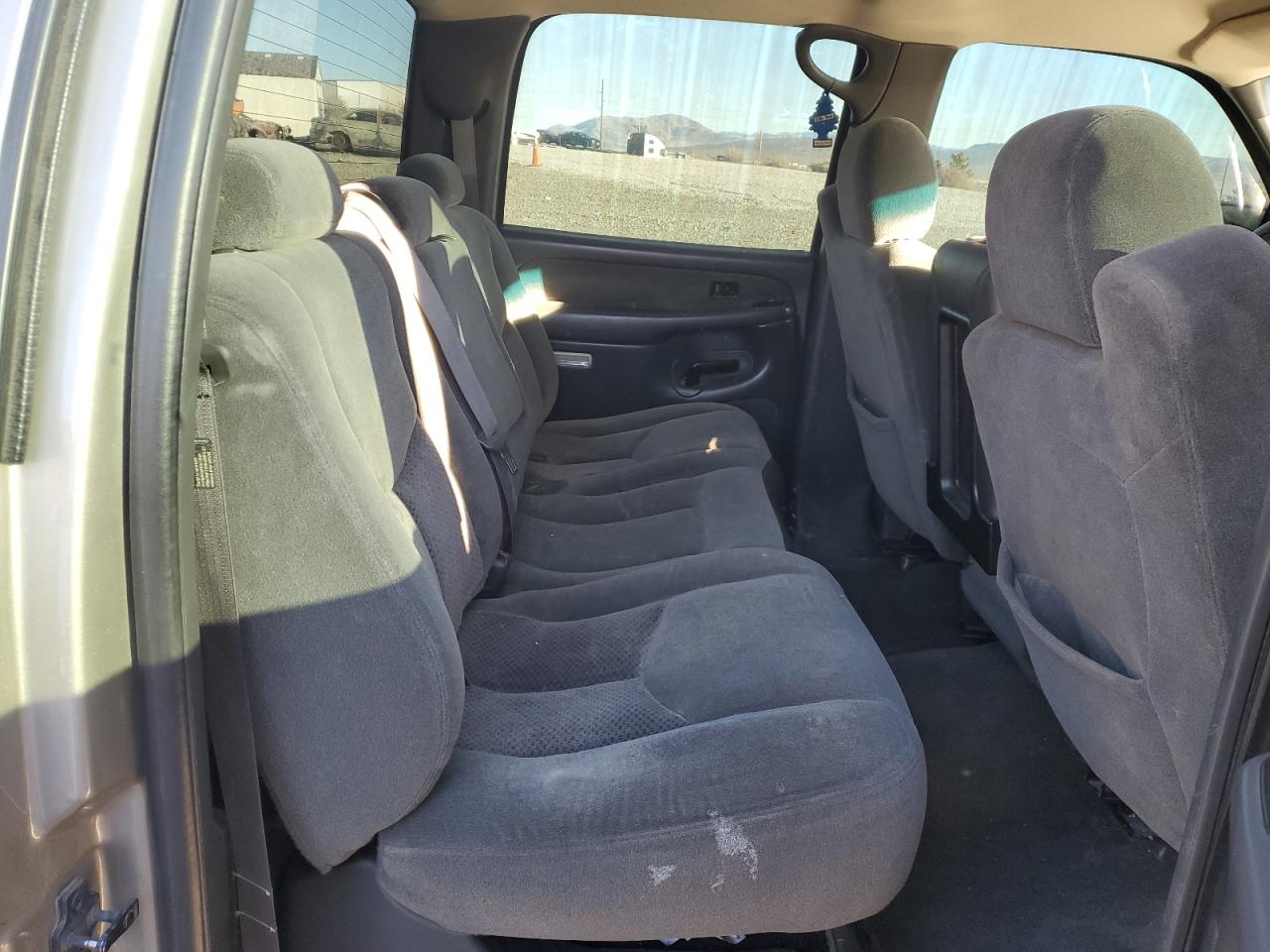 2003 Chevrolet Silverado - Image 10