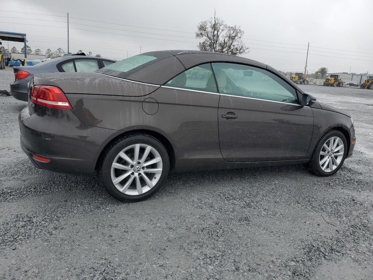 2014 Volkswagen Eos - Image 3