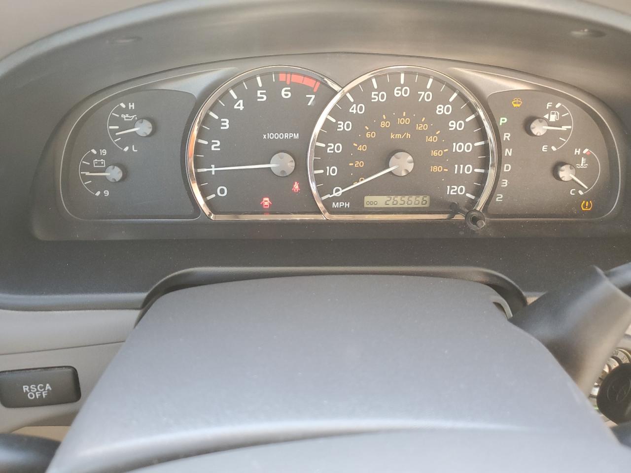 2005 Toyota Sequoia - Image 9