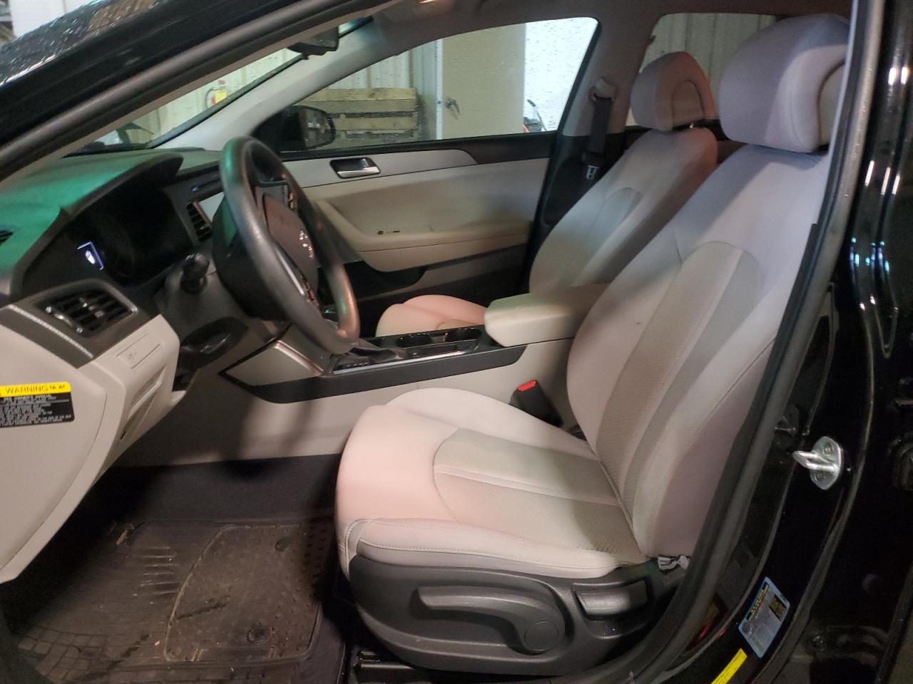 2017 Hyundai Sonata - Image 7