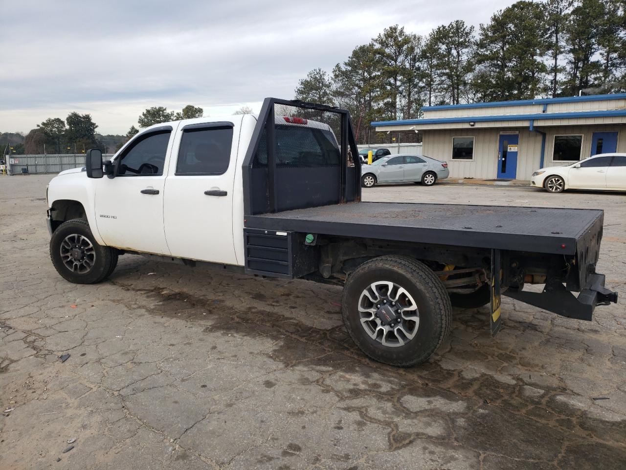 2011 Chevrolet Silverado - Image 2