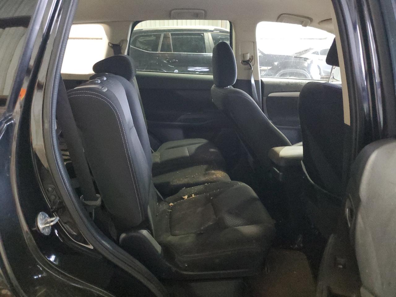 2018 Mitsubishi Outlander - Image 10
