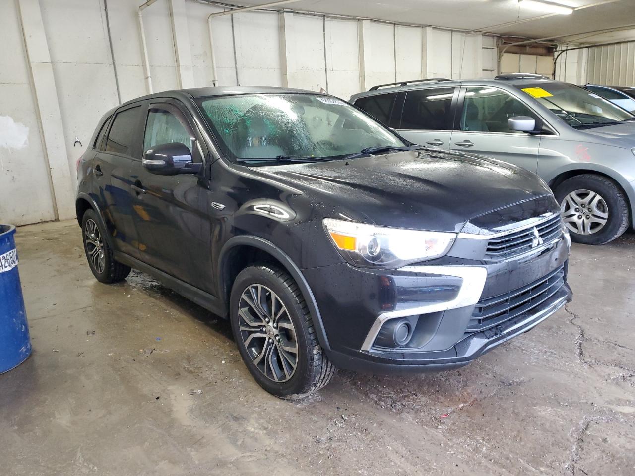 2017 Mitsubishi Outlander - Image 4