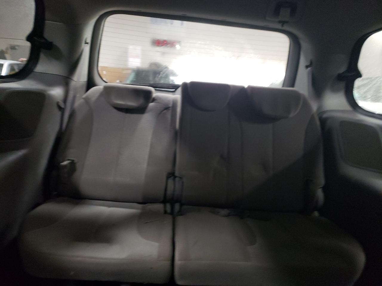 2012 Kia Sedona - Image 10