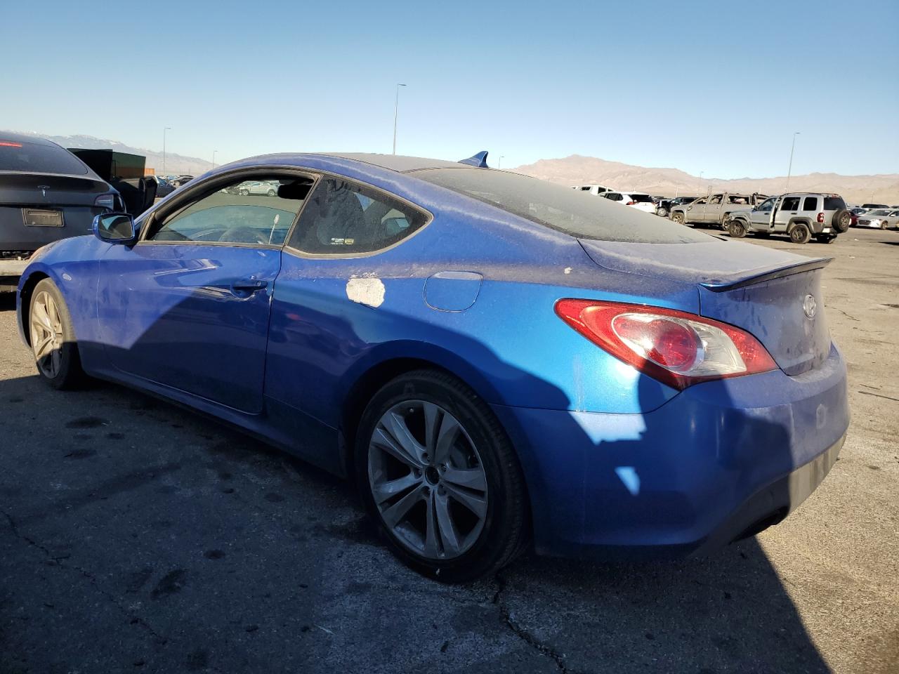 2012 Hyundai Genesis - Image 2
