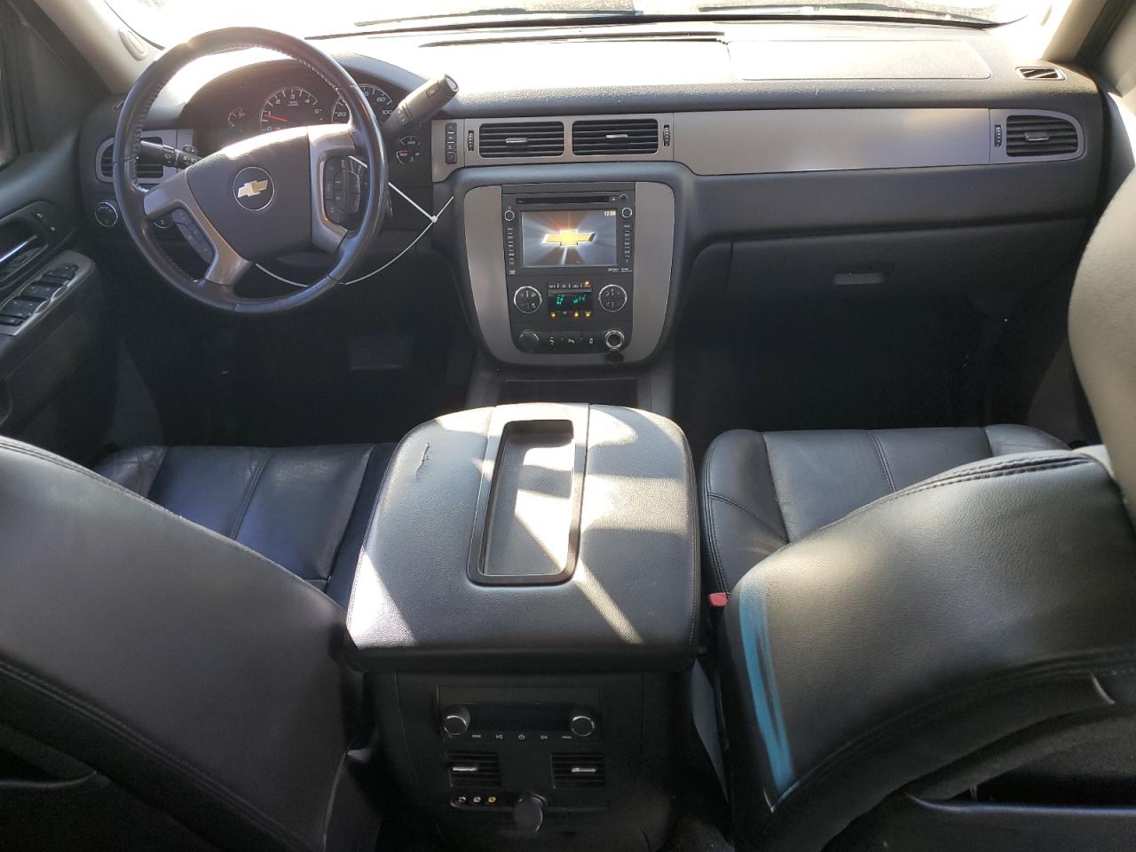2013 Chevrolet Avalanche - Image 8