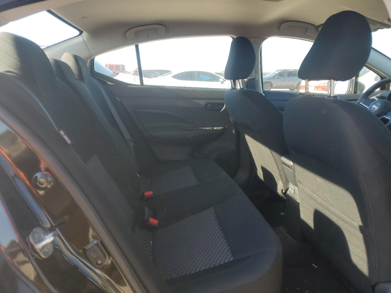 2021 Nissan Versa - Image 10
