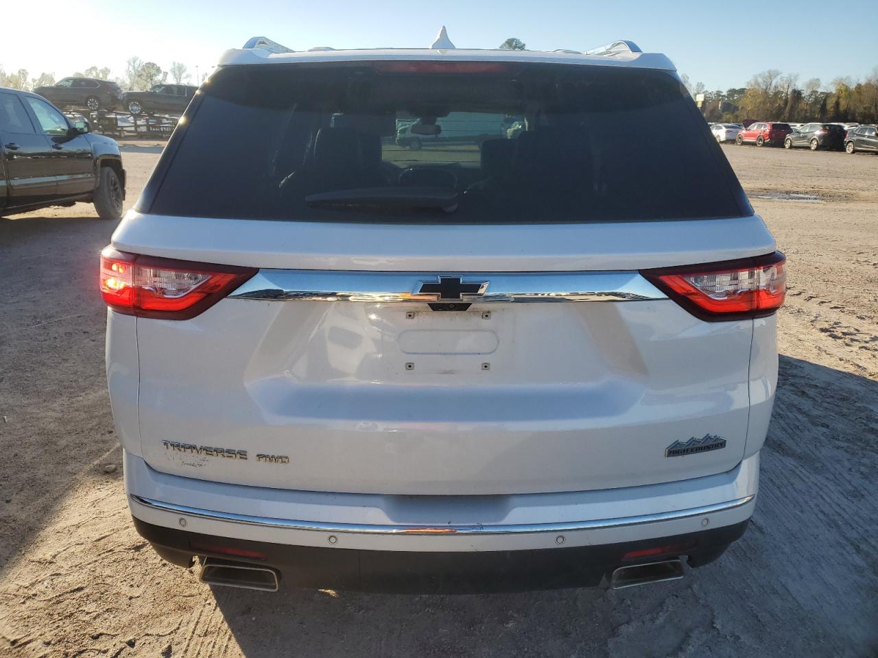 VIN 1GNEVJKW9KJ129325 2019 CHEVROLET TRAVERSE no.6