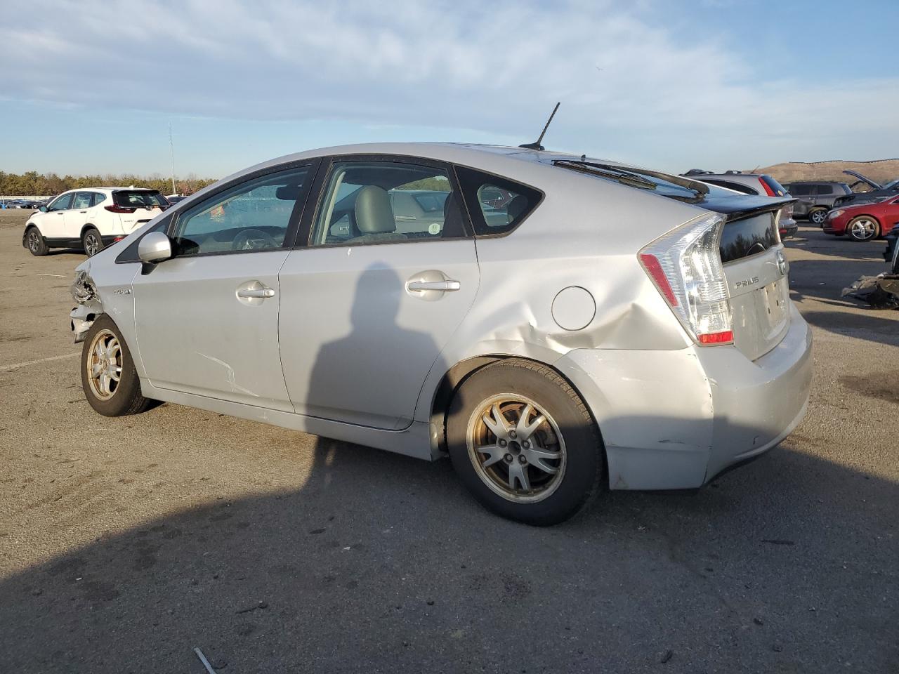 2010 Toyota Prius - Image 2