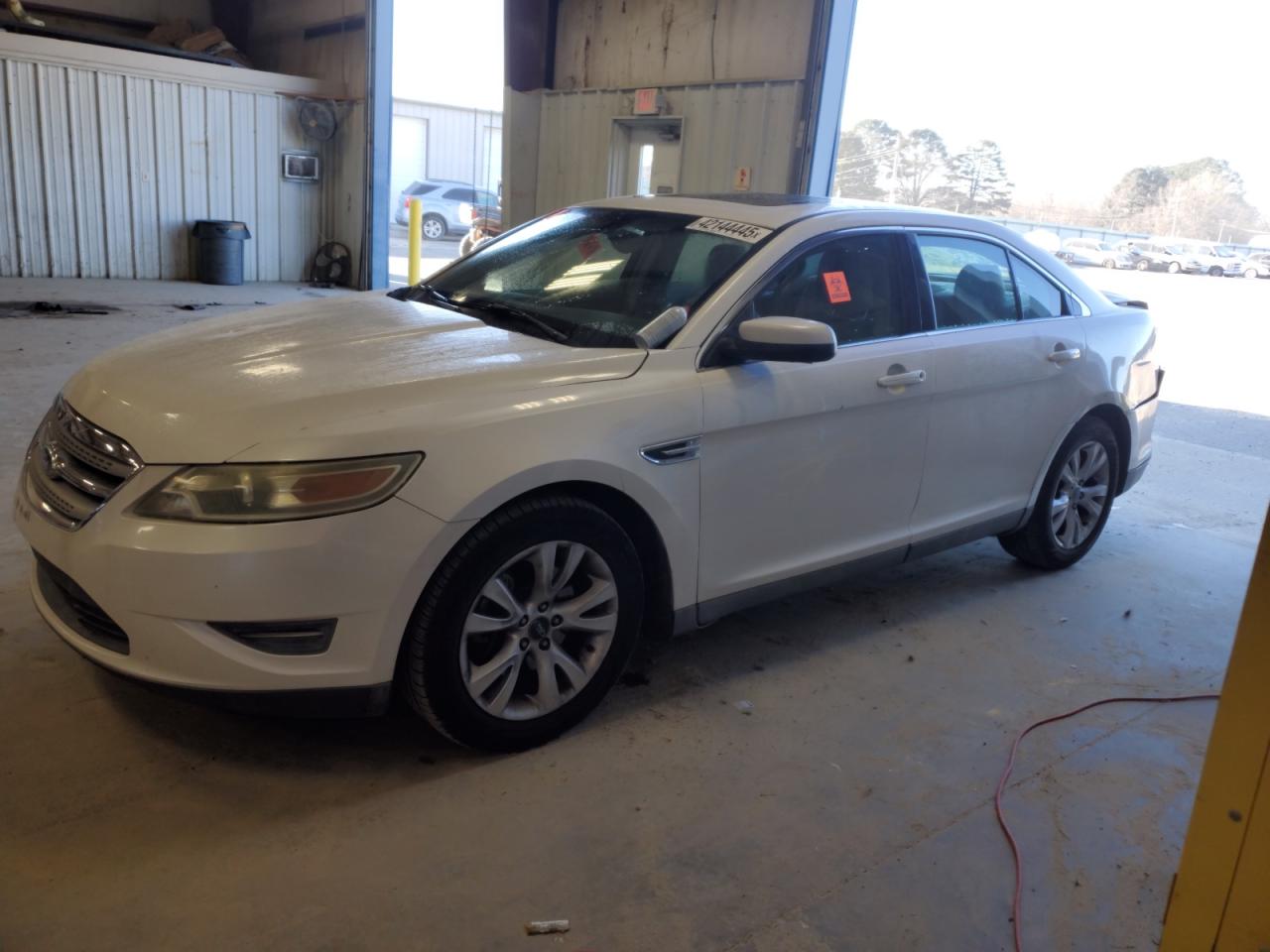 2011 Ford Taurus - Image 1