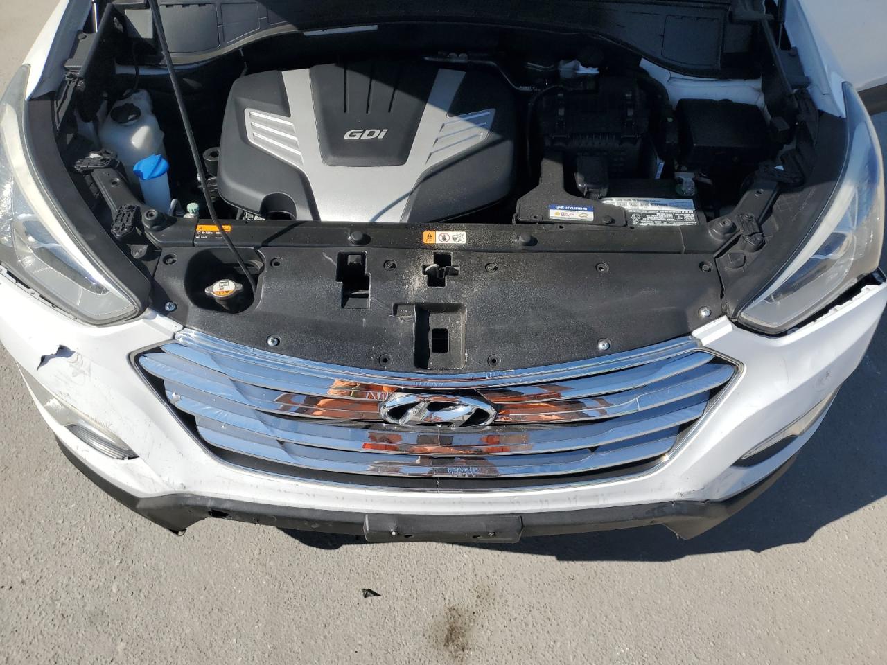 2015 Hyundai Santa Fe - Image 12