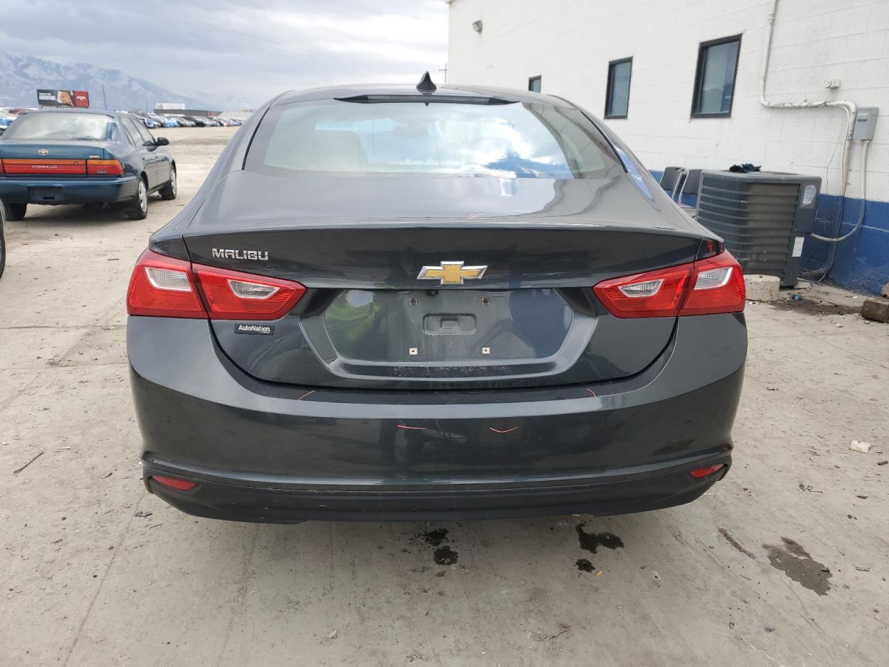 2017 Chevrolet Malibu - Image 6