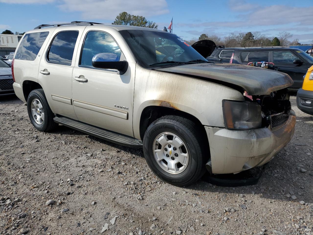 VIN 1GNSCBE01DR233074 2013 CHEVROLET TAHOE no.4