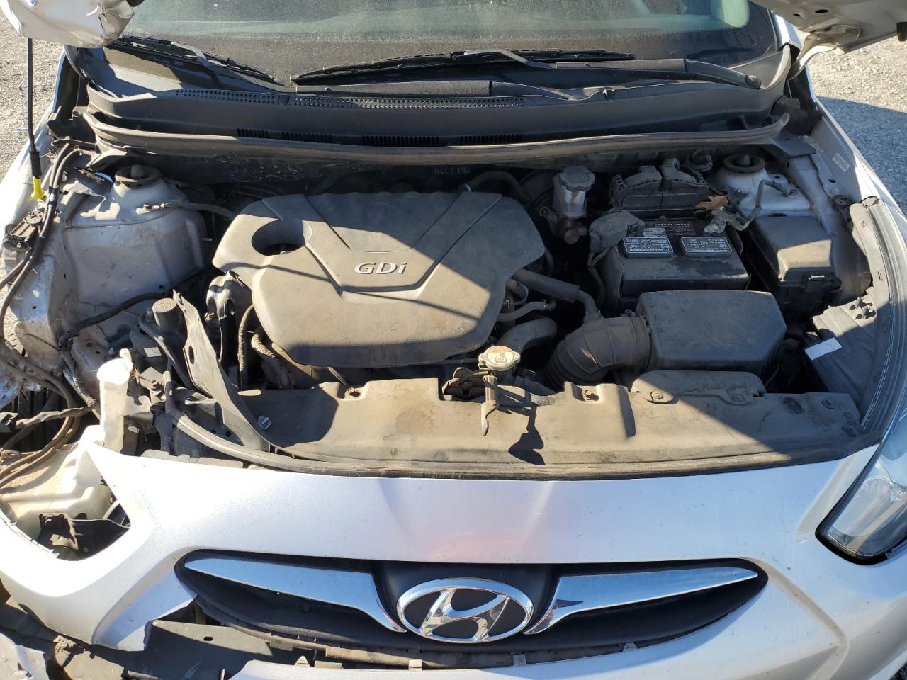 2013 Hyundai Accent - Image 11