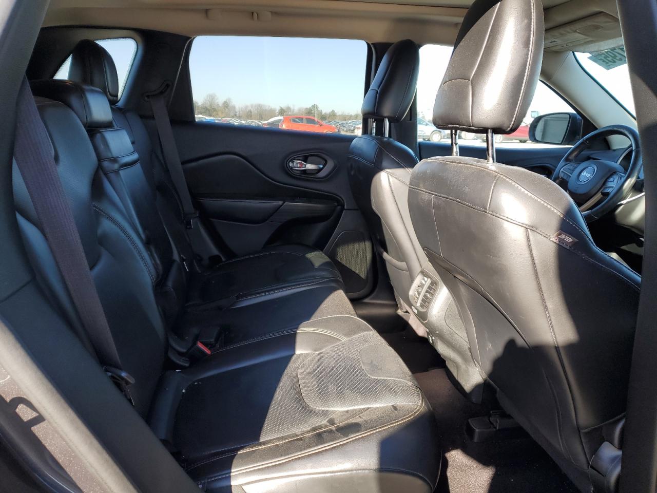 2016 Jeep Grand Cherokee - Image 12