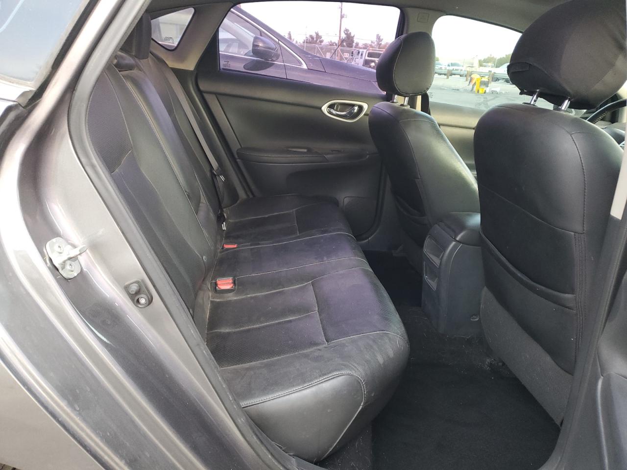 2015 Nissan Sentra - Image 10
