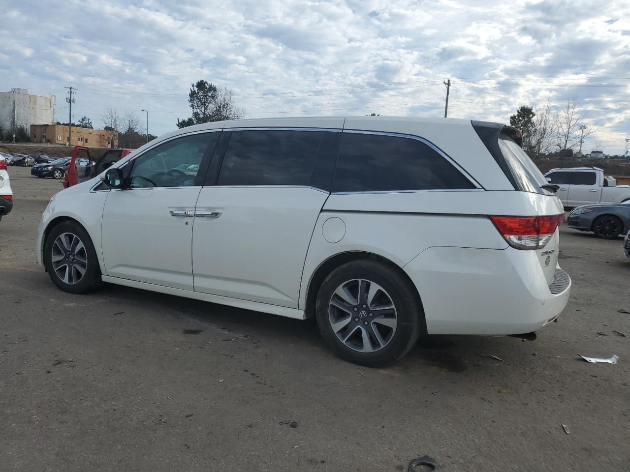 2016 Honda Odyssey - Image 2