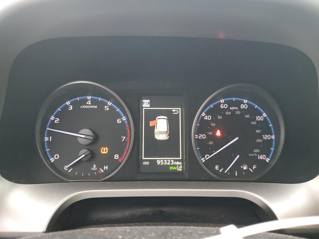 2018 Toyota RAV 4 - Image 9