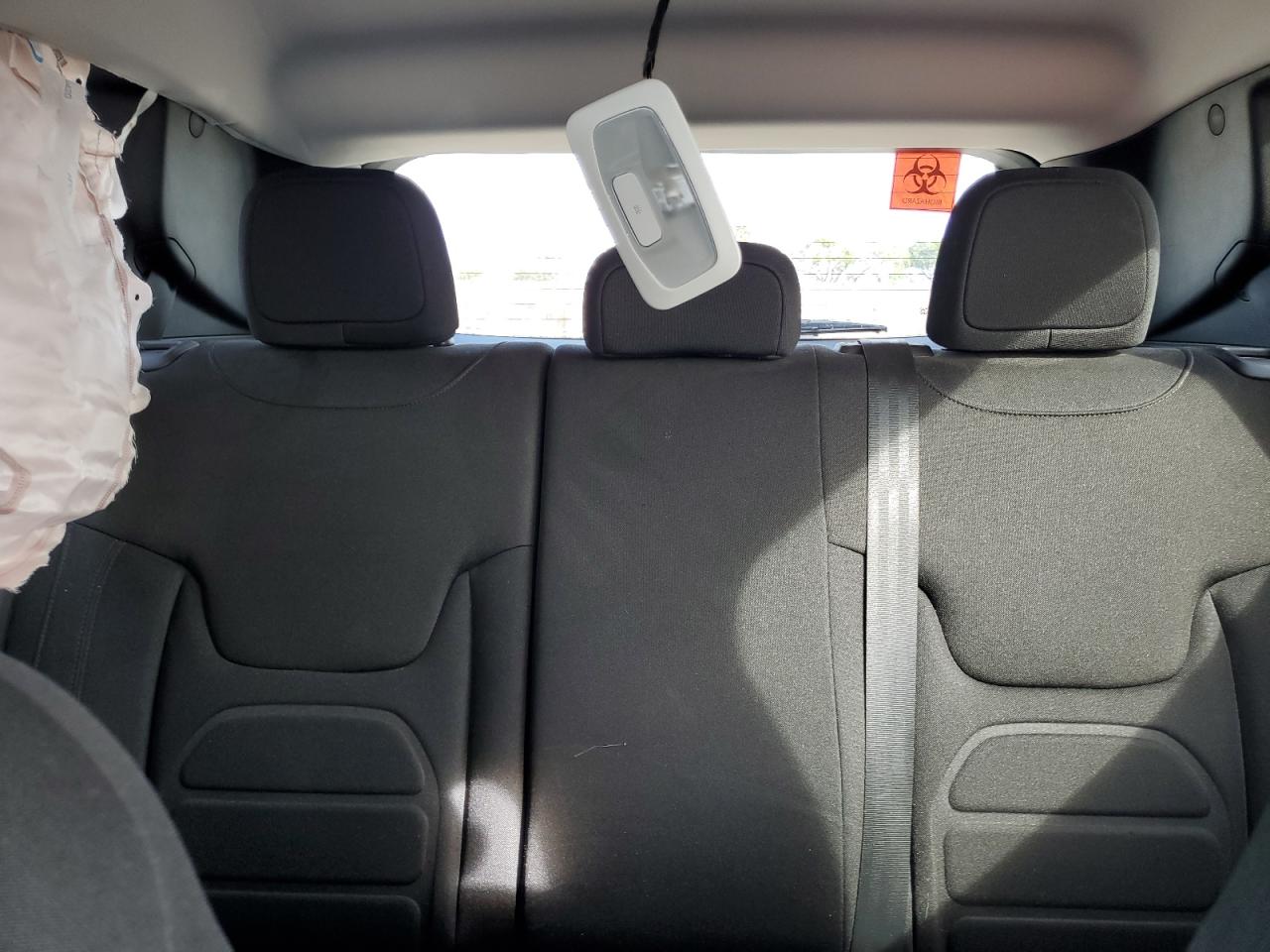 2018 Jeep Renegade - Image 10