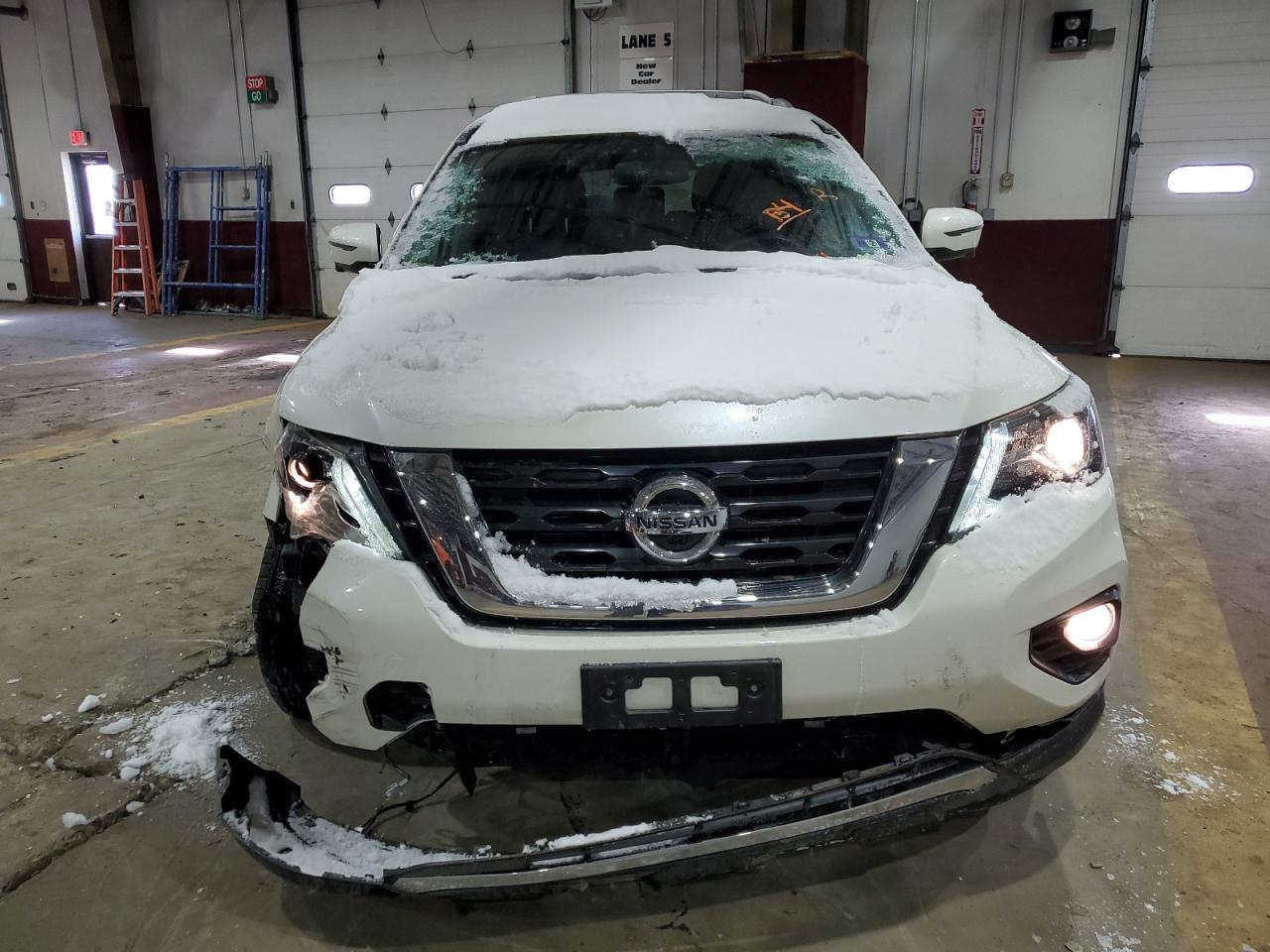 2017 Nissan Pathfinder - Image 5