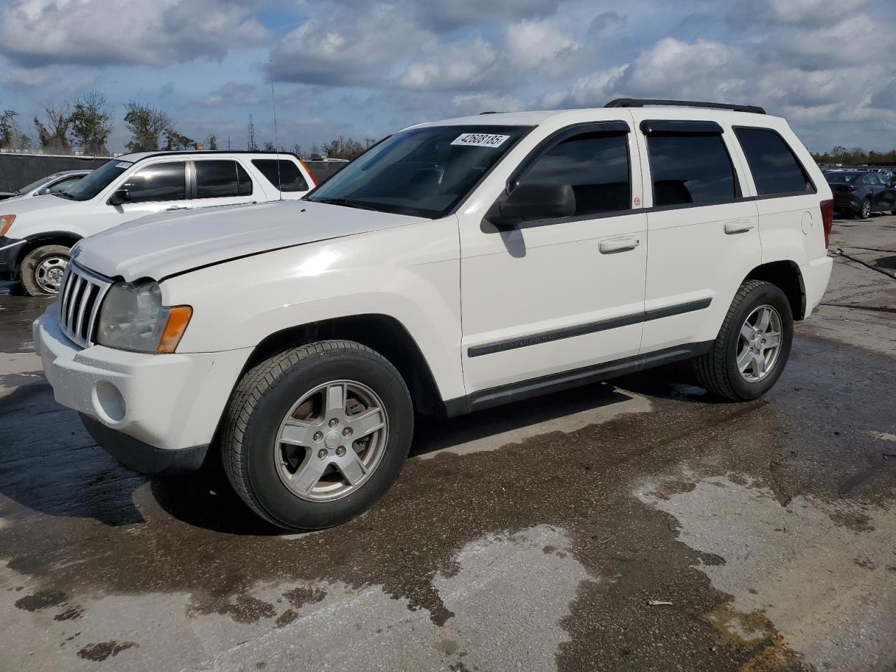 2007 Jeep Grand Cherokee - Image 1