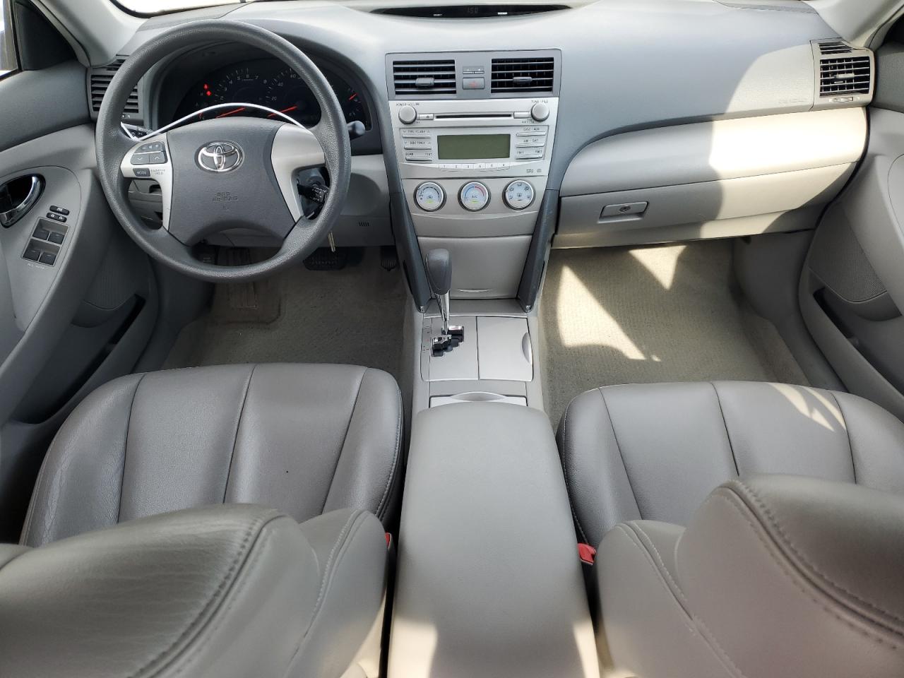 2010 Toyota Camry - Image 8