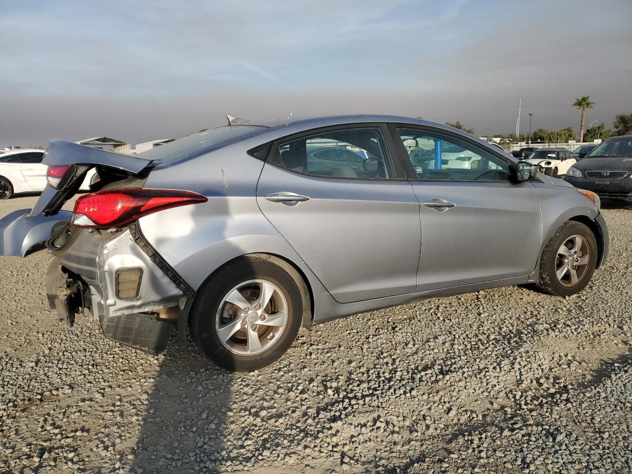 VIN 5NPDH4AE2FH644882 2015 HYUNDAI ELANTRA no.3