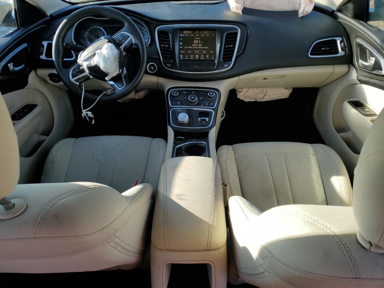 2016 Chrysler 200 - Image 8