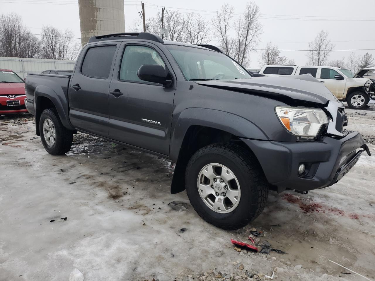 2015 Toyota Tacoma - Image 4