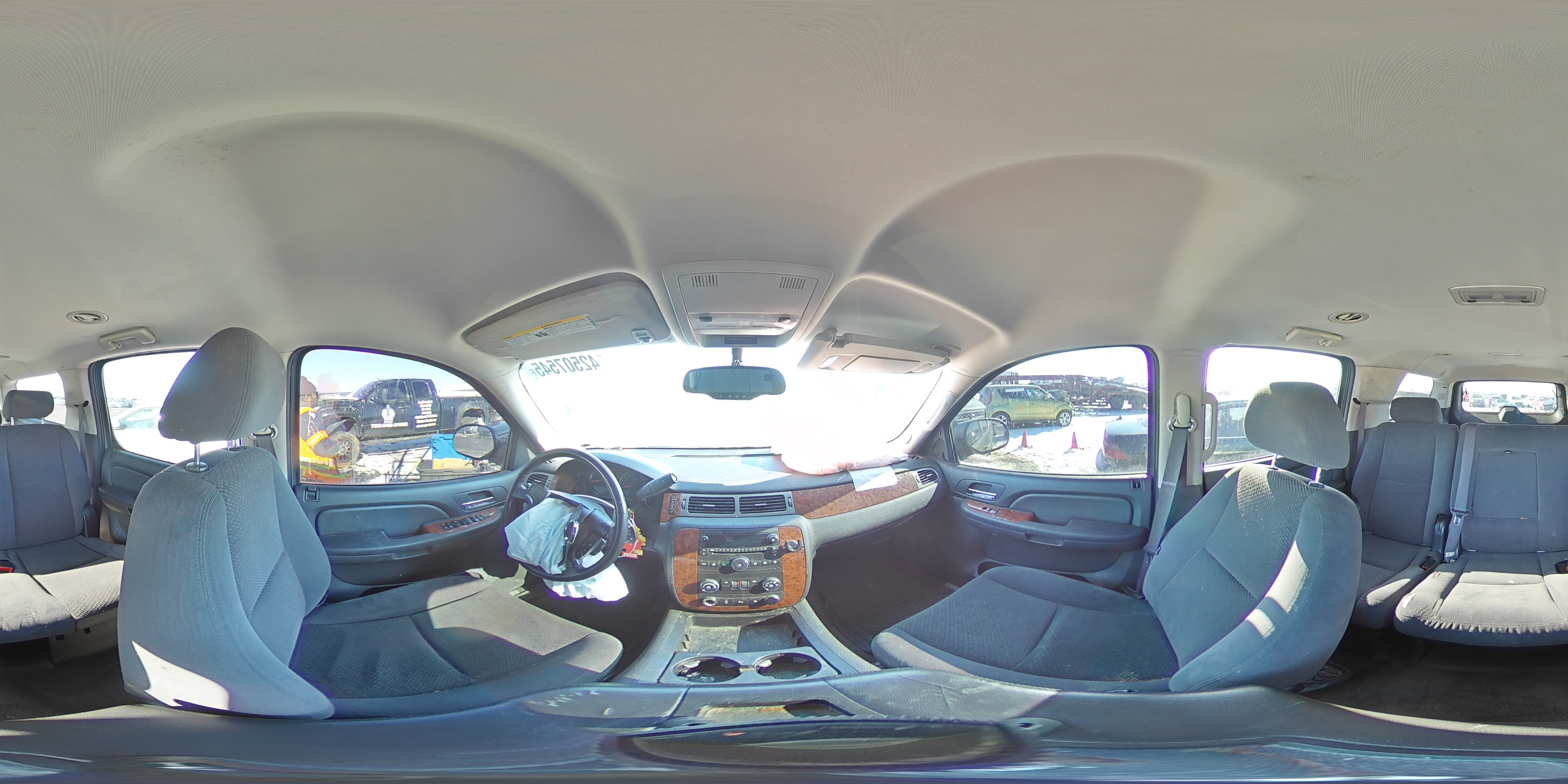 2008 Chevrolet Suburban - Image 13