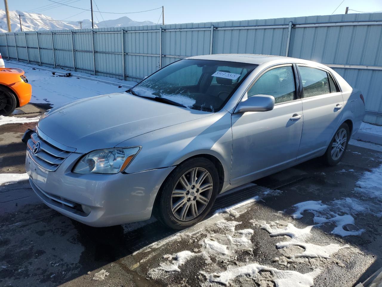 2005 Toyota Avalon - Image 1