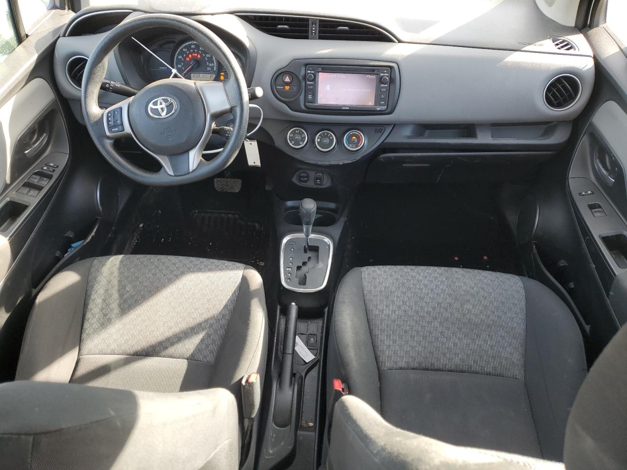 2015 Toyota Yaris - Image 8