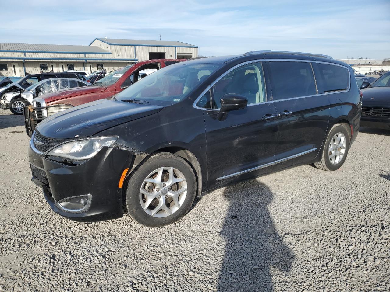2017 Chrysler Pacifica - Image 1