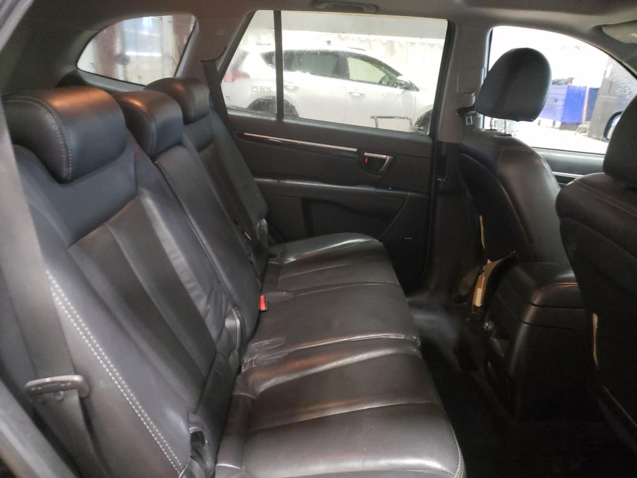 2008 Hyundai Santa Fe - Image 11