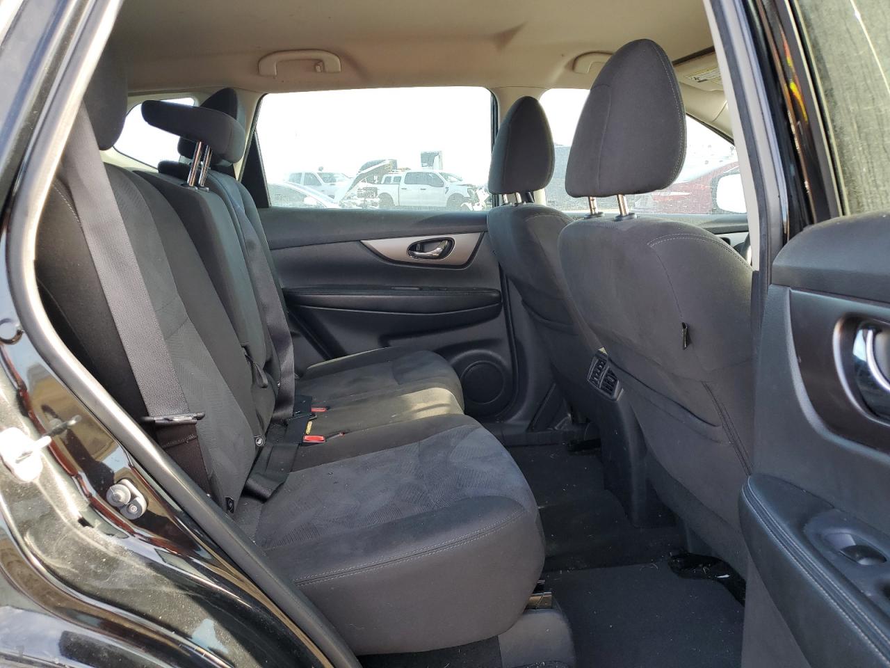 2016 Nissan Rogue - Image 10