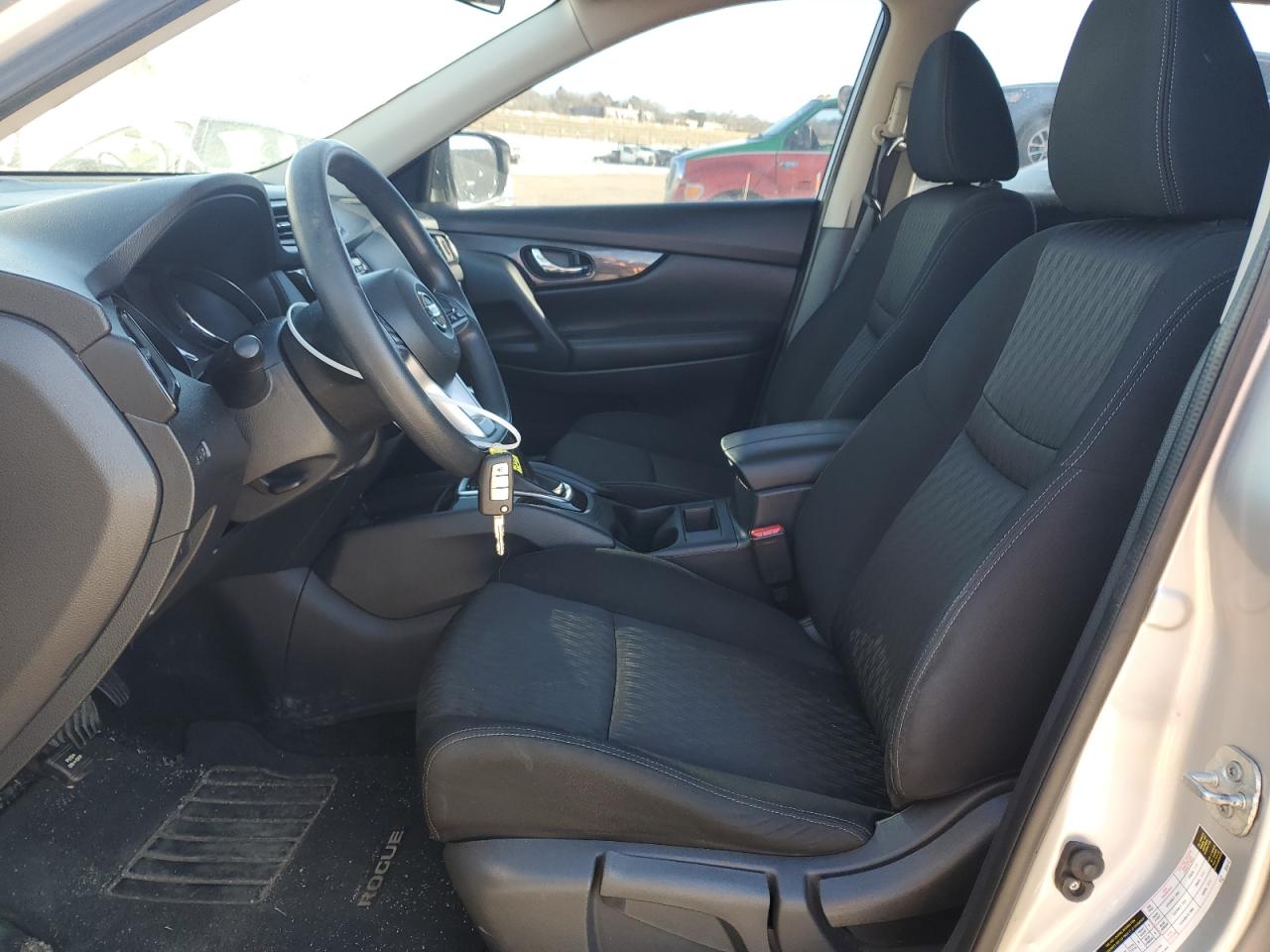 2017 Nissan Rogue - Image 7