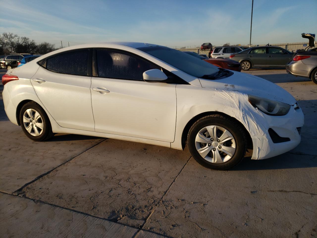 VIN 5NPDH4AE1GH710050 2016 HYUNDAI ELANTRA no.4