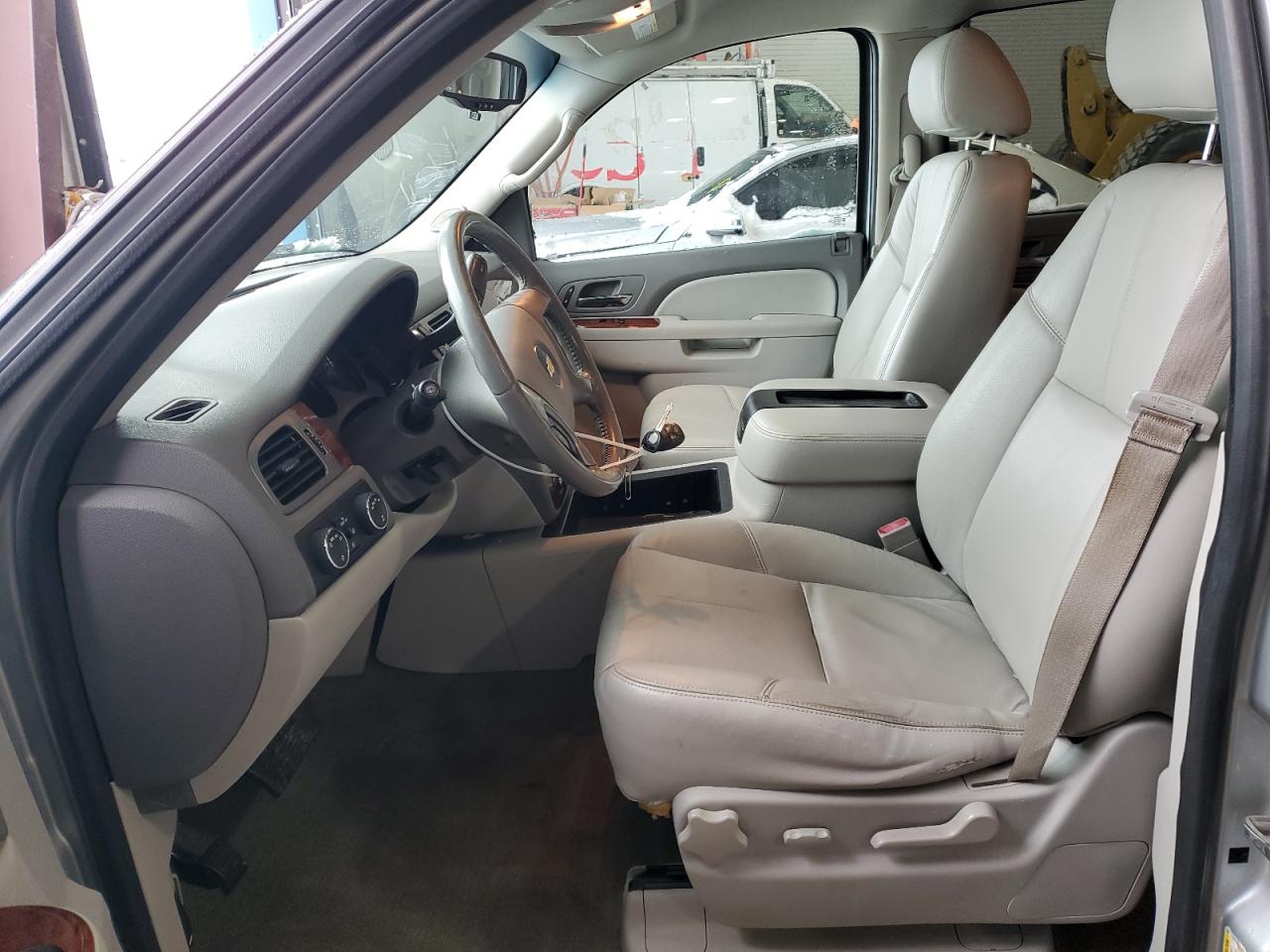 2013 Chevrolet Suburban - Image 7