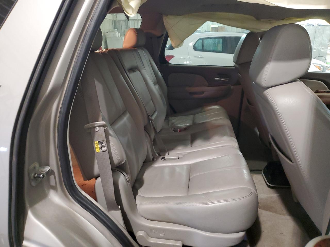2007 Chevrolet Tahoe - Image 12
