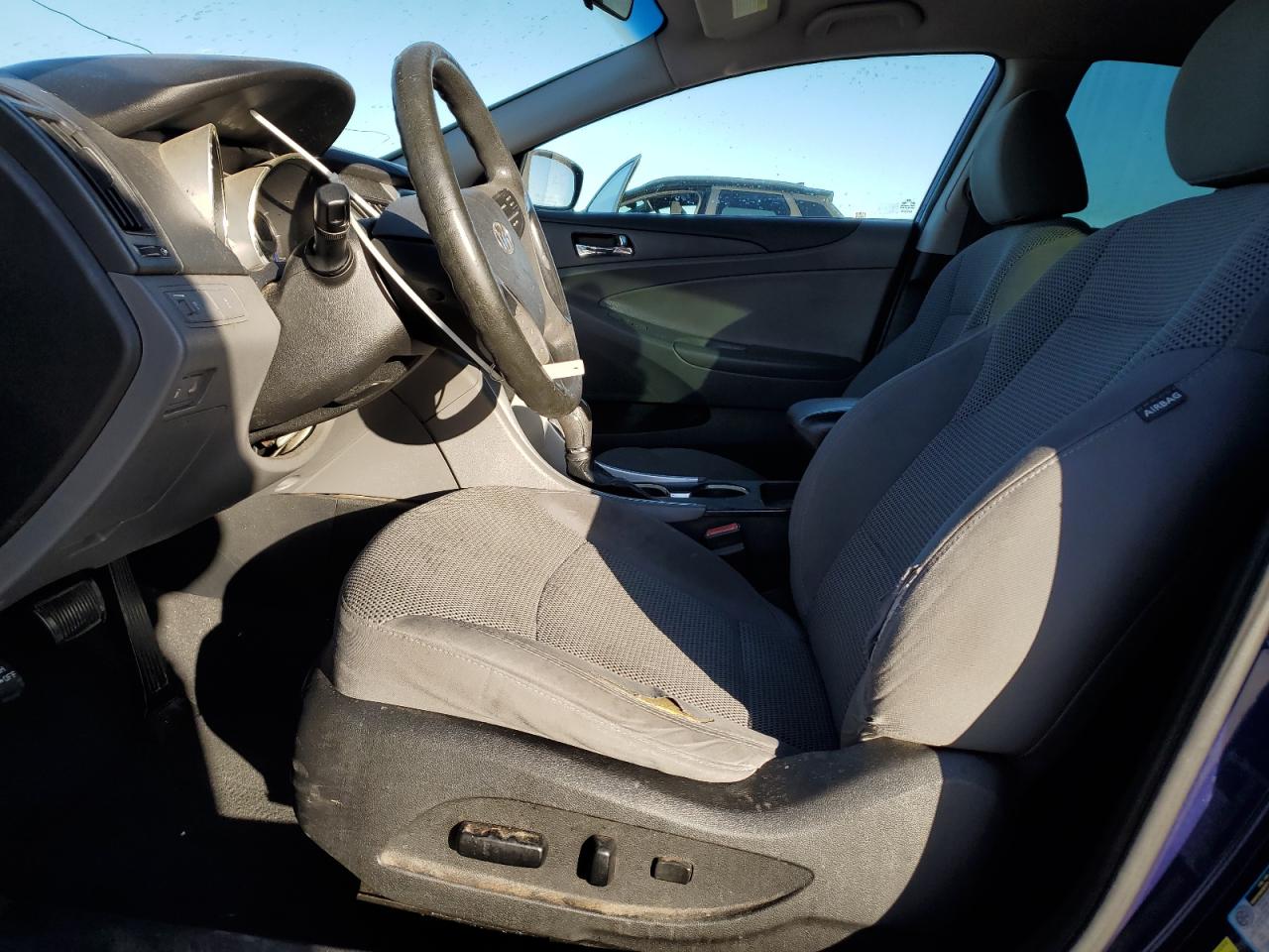 2011 Hyundai Sonata - Image 7