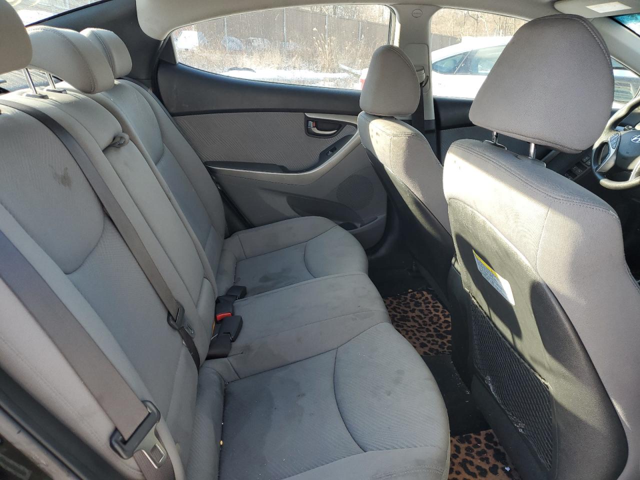 2013 Hyundai Elantra - Image 10