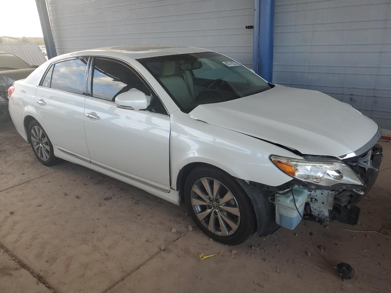 2012 Toyota Avalon - Image 4