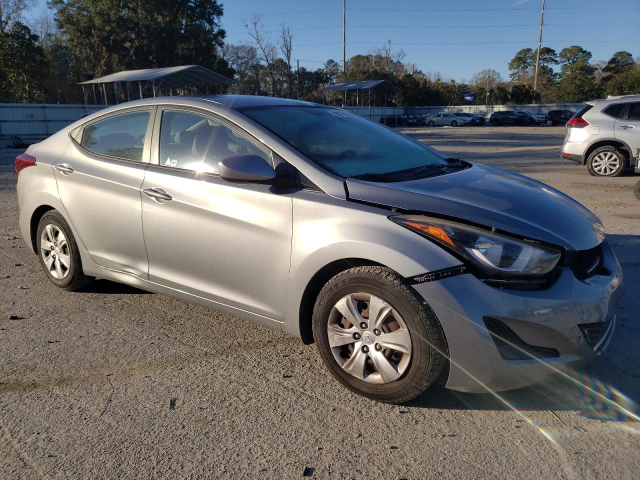 2016 Hyundai Elantra - Image 4